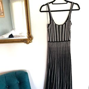BLACK & WHITE STRIPED KNITWEAR DRESS